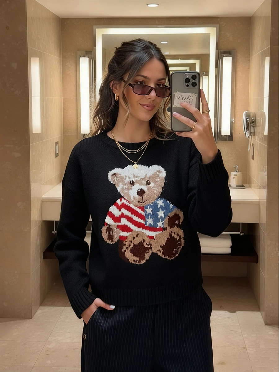 Joy Knit 女式秋冬毛衣 - 百搭上衣 - 简约休闲时尚百搭 - 可爱旗帜和小熊图案提花圆领套头针织上衣 - 女士办公室服装 - 外出上衣 - 派对 - 新年 - 黑色 - 查看 1