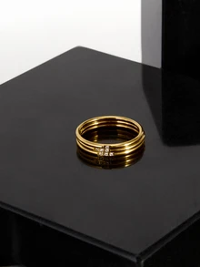 CHICVUE 时尚不锈钢金色极简立方氧化锆叠戴戒指套装，日常珠宝礼物，女士圣诞礼物 - 金色 - 查看 1