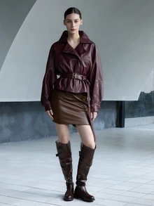 CHICVUE 女士棕色百搭复古时尚厚底过膝平底靴，柔软皮革鞋面舒适易打理，轻薄保暖内衬，方便冬季穿着，套穿式设计，搭扣和侧拉链设计优雅大方，高筒靴修饰腿型，适合多种场合，圣诞礼物佳选。