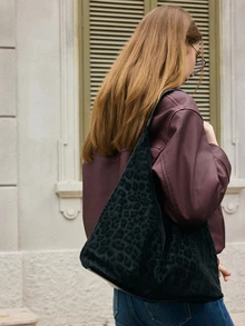 Hatastic Bolso de mano de mujer de estilo casual con estampado de leopardo negro, nueva colección Otoño/Invierno 2025. Juego de 2 piezas de bolso de hombro de cuero sintético PU de gran capacidad, adecuado para uso diario, ir al trabajo, la escuela, estudiantes universitarios, regalos, festivales de música. - Negro - Ver 5
