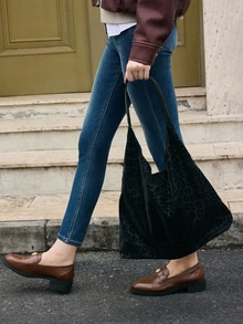 Hatastic Bolso de mano de mujer de estilo casual con estampado de leopardo negro, nueva colección Otoño/Invierno 2025. Juego de 2 piezas de bolso de hombro de cuero sintético PU de gran capacidad, adecuado para uso diario, ir al trabajo, la escuela, estudiantes universitarios, regalos, festivales de música. - Negro - Ver 4