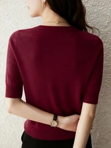 女士纯色V领短袖针织T恤，轻薄宽松，修身时尚，简约高端 - 酒紅色 - 查看 2