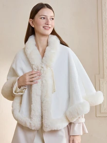 Clariva 一件复古纯色披肩斗篷外套，配有仿珍珠纽扣和毛绒饰边，加厚保暖内衬，适合搭配旗袍、晚礼服，是春、秋、冬三季的百搭外套，也是圣诞节的理想礼物。 - A - 查看 4