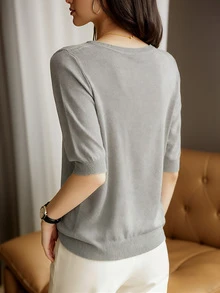 女士纯色V领短袖针织T恤，轻薄宽松，修身时尚，简约高端