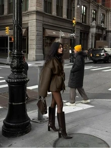 2025秋冬欧美风女式优雅休闲深V撞色皮带蝴蝶结前袋落肩长袖中长款大衣，适合日常休闲、派对、度假、机场、旅行、约会、通勤等场合。 - 咖啡棕 - 查看 2