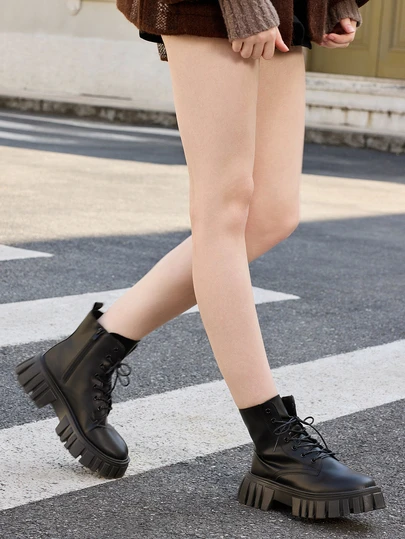 Hatastic 女士时尚摩托车靴，女士摩托靴，INS Tidal英伦风厚底百搭新款女鞋，秋冬保暖学生短靴，音乐节礼物