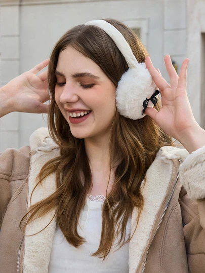 Hatastic 1个Y2K可爱粉色蝴蝶结装饰毛绒可折叠耳罩，女士冬季防风耳罩，适合骑行和户外活动，圣诞礼物