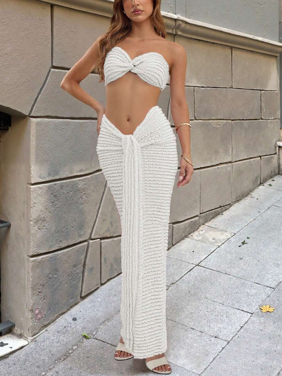 两件套服装 - 短款上衣和高腰系带长裙套装