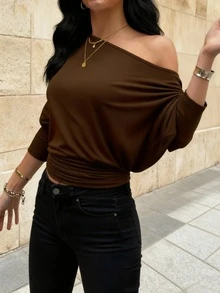 SMILE CHIC 棕色不对称肩长袖T恤，休闲舒适百搭，适合春秋季穿着，日常穿着、度假和户外活动皆宜。 - 棕色 - 查看 1