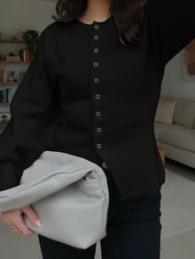 SEREN 秋冬新款黑色圆领多扣长袖针织开衫，宽松休闲通勤风毛衣外套 - 黑色 - 查看 6