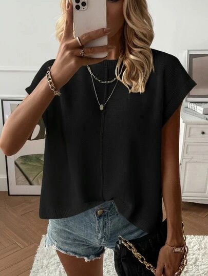 优雅女士宽松白色短款针织背心 - 休闲街头风无袖圆领上衣，简约复古风格，适合返校季、秋冬季节，也适合圣诞节、感恩节和新年等场合。