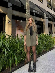 女士优雅休闲通勤套装：绿色长袖西装外套+半身裙