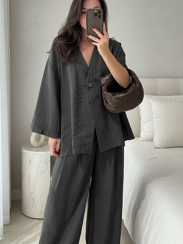 女士优雅套装，春夏款，深V领长袖衬衫带口袋，松紧腰宽松长裤，前短后长裤脚，轻薄舒适，四季皆宜，法式休闲通勤风。
