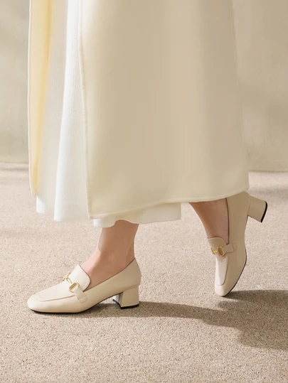 Clariva Mocassins à talons hauts pour femmes : chaussures à talons épais, nouvelles chaussures rétro printemps et automne 2024, chaussures polyvalentes britanniques pour femmes, chaussures doux beige à talons hauts, cadeaux de Noël élégants