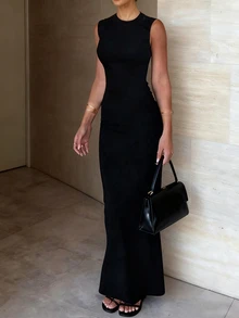 女士优雅黑色修身针织连衣裙 | 无袖修身圆领 | 适合婚礼宾客、派对、晚宴、约会和情人节等场合，2026春夏款