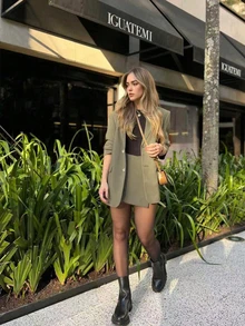 女士优雅休闲通勤套装：绿色长袖西装外套+半身裙