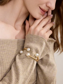 Clariva 1 chiếc vòng tay hở hình học ngọc trai tối giản sang trọng, đa năng để đeo hàng ngày và đi chơi, thích hợp làm quà tặng cho bạn bè và gia đình làm quà tặng Giáng sinh - Vàng - Xem 4