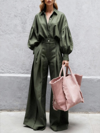 Conjunto de camisa de manga larga con botones metálicos de unicolor y cuello abullonado, y pantalones de pierna ancha versátiles, adecuado para salidas, trabajo, reuniones, un atuendo elegante y estiloso para ir y venir, nuevo estilo de moda casual de otoño e invierno para mujeres