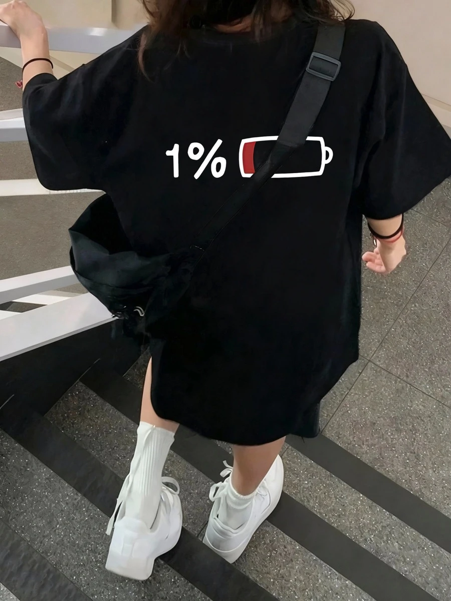 加大码女式夏季“仅剩 1% 电量”图案 T 恤，休闲舒适上衣，日常穿着，度假风，夏季，上衣，黑色图案 T 恤 - 黑色 - 查看 1