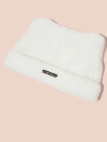Hatastic 1 pièce Nouveau bonnet tricoté mignon avec oreilles de chat pour femmes, cadeaux d'hiver, festival de musique, rentrée scolaire - Blanc - Voir 1