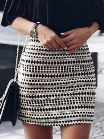 Falda corta de moda mini para mujer, adecuada para el verano