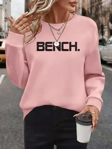 女士加大码，醒目的黑色“Bench”字母印花圆领休闲运动上衣，适合秋冬季日常穿着。这款艺术感十足的字母印花女士运动上衣，简约百搭，是秋冬季日常休闲的理想之选。粉色春季 - 粉色 - 查看 1