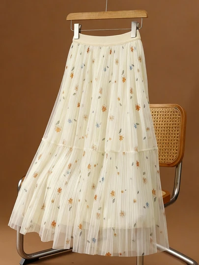 LuminousWealth Women's Elegant Floral Pleated Maxi Dress - Colorful Floral Pattern, High Waist, Flowing Design, Suitable For All Seasons, High Waist Skirt, Great For New Year, Holidays, Parties