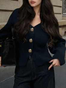 Áo khoác cardigan nữ dáng ôm, màu trơn, cổ chữ V, vai rớt, cài cúc kim loại, xẻ tà, tay dài, chất liệu dệt kim, thích hợp mặc ngoài vào mùa xuân/hè/thu. - Màu xanh hải quân - Xem 2