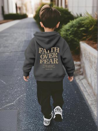 1 st. ung pojke, avslappnad mönstrad huvtröja, mjuk och bekväm fleecetröja för höst/vinter, lämplig för varma stunder