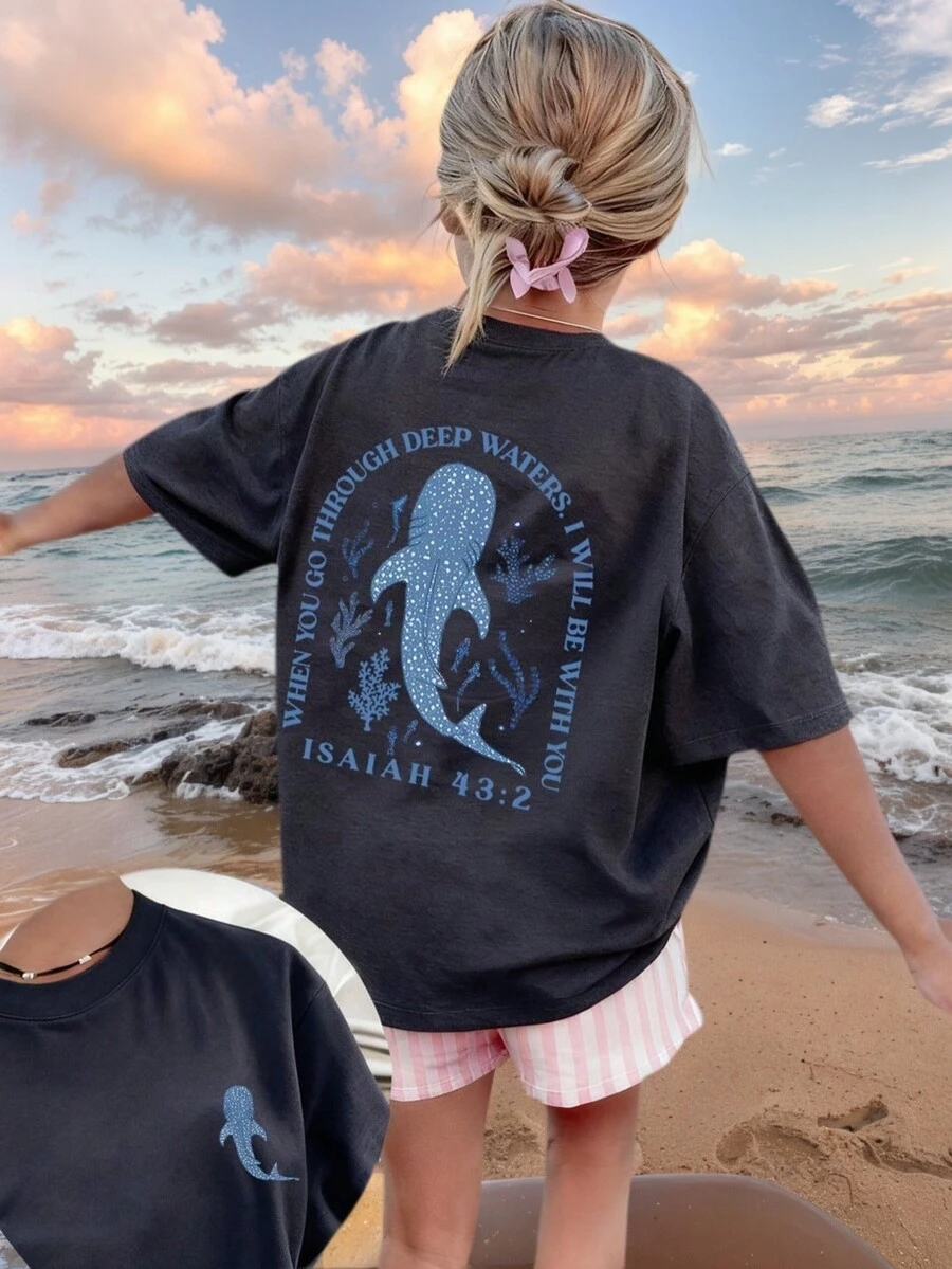 1 件青少年女孩海豚和热带印花深灰色短袖 T 恤，学生年轻休闲夏季上衣，舒适时尚