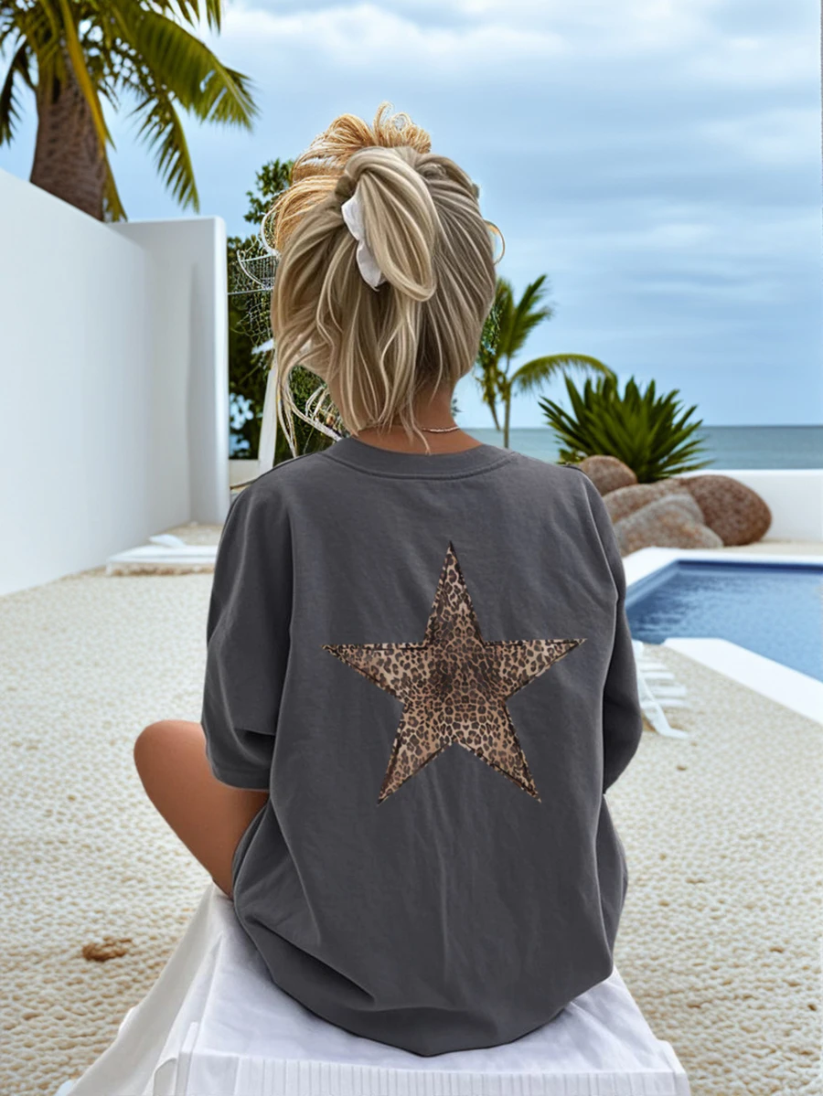 少女休闲豹纹星形印花圆领短袖T恤，明亮欢快，每天都带来阳光！夏季上衣，少女夏季必备，图案T恤