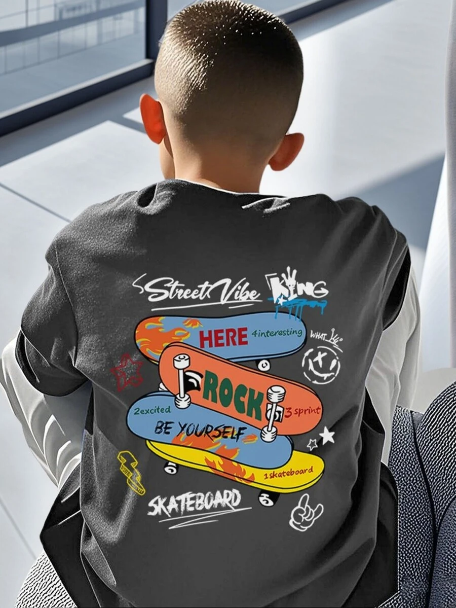 1 件青少年男孩深灰色滑板印花短袖套头 T 恤，适合年轻学生，青少年男孩夏季上衣