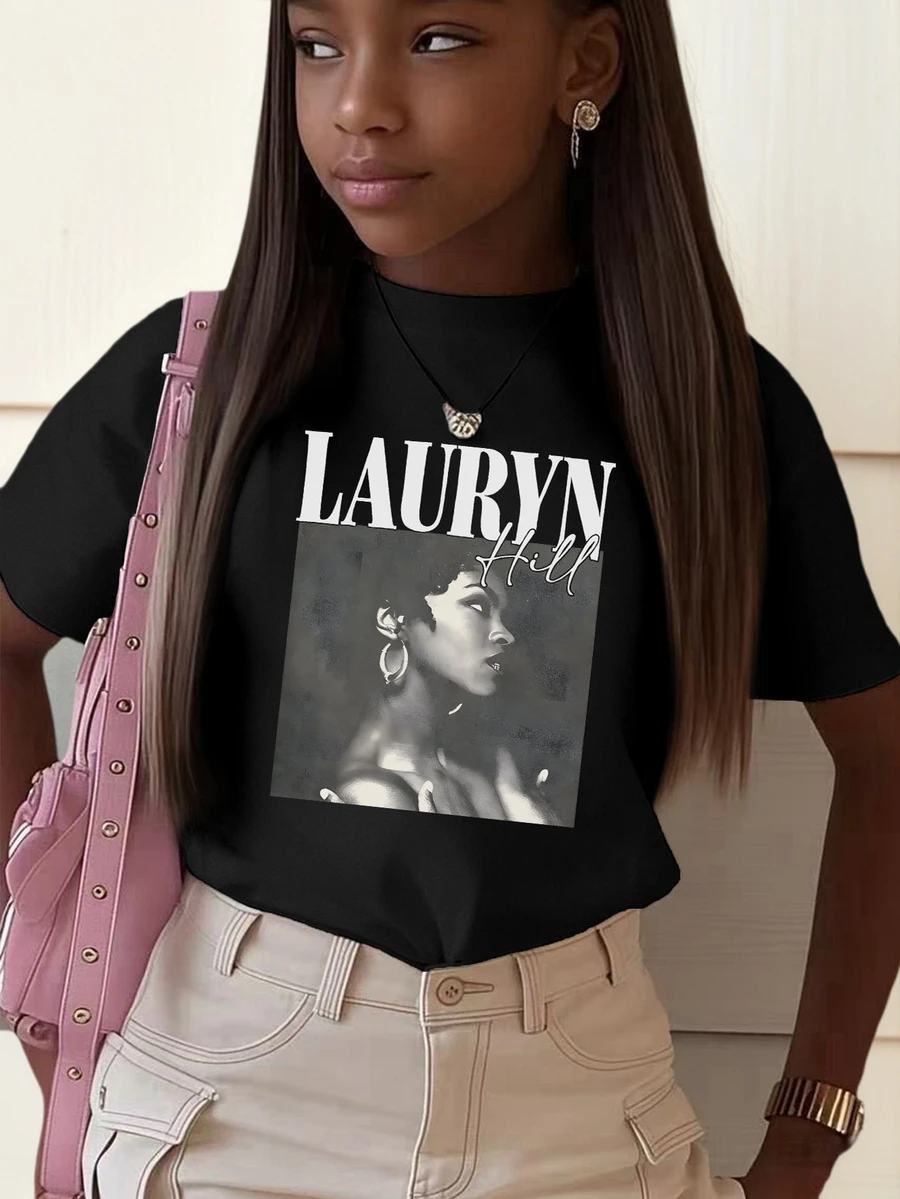 1 Stück Tween Mädchen Lässig bedrucktes Rundhals Kurzarm T-Shirt, Sommer Schüler Jugendmode - Minimalistischer englischer Buchstabenstil T-Shirt, der Fantasie und Selbstausdruck inspiriert, LAURYN Ohrringe tragend schön - Schwarz - Übersicht 1