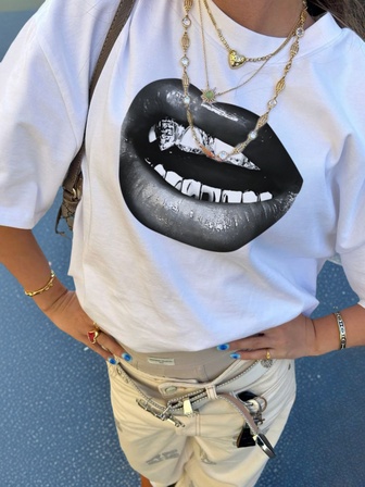 1 件女童休闲字母印花圆领短袖 T 恤，简单的英文字体设计激发想象力和自我表达，夏季学生装