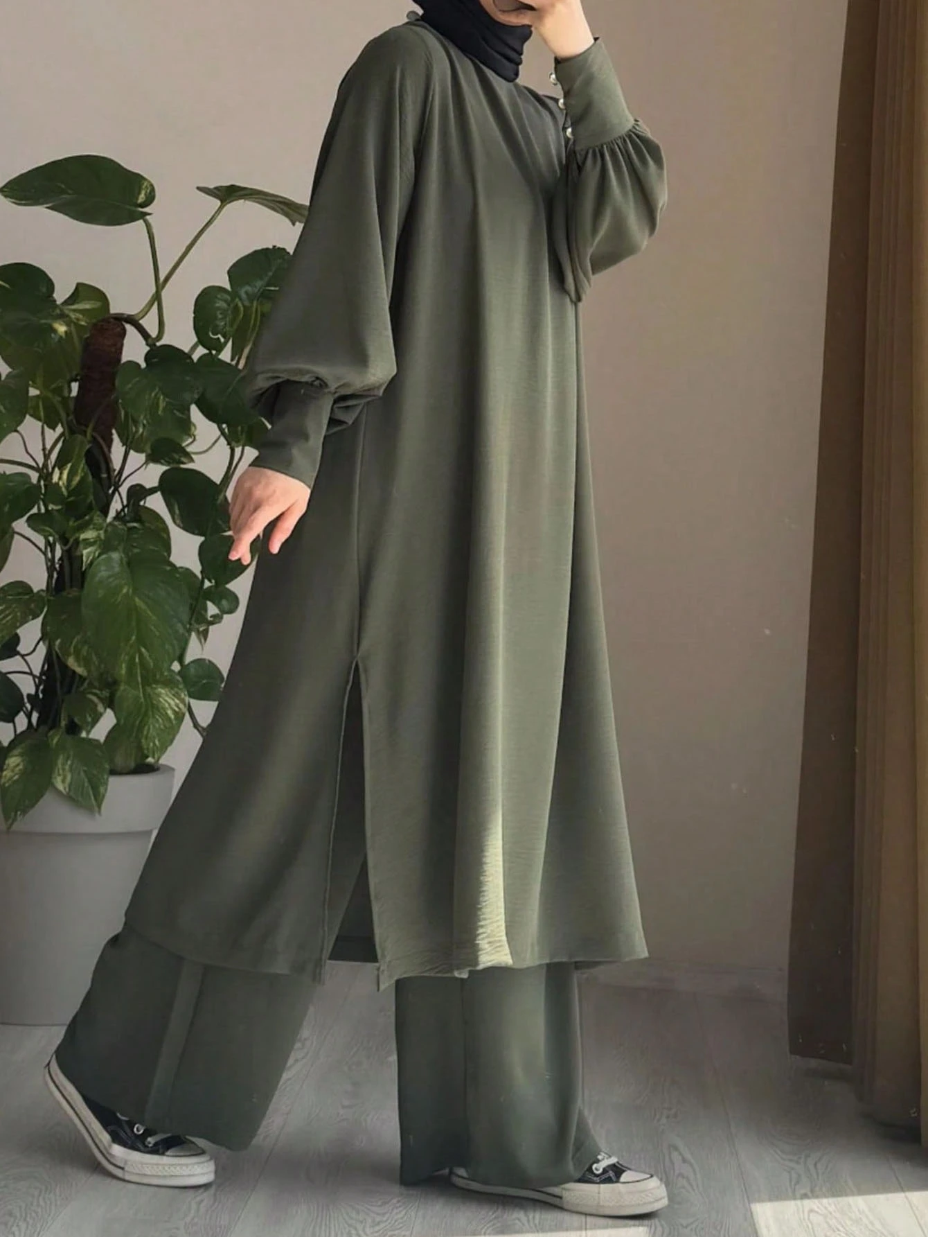 Women's Elegant Arabic Style Solid Color Casual Modest Elegant Loose Round Neck Lantern Sleeve Loose Pants Suit - Army Green - View 1