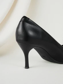 Clariva Fall/Winter Minimalist Point Toe Court Pumps,Black Premium Leather Pointed Toe High Heels For Office & Commute,Elegant,Kitten Heels - Black - View 5