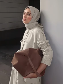 两件套女士优雅休闲简约套装，衬衫领上衣搭配长裙，情人节女士休闲套装，卷边袖口开衩设计，适合通勤和日常穿着。 - 卡其色 - 查看 4