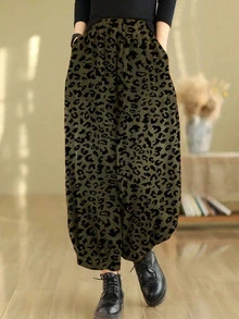 Plus Size Women Casual Leopard Print Pocket Elastic Waist Loose Harem Pants, Everyday Wear, Spring/Autumn - Grass Green - View 2