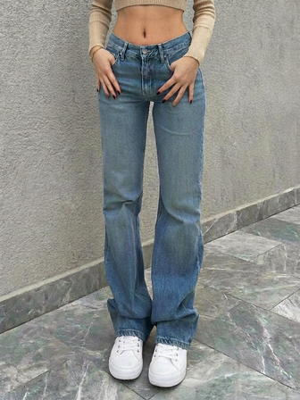 女式纯色休闲牛仔裤，带口袋、纽扣和拉链，修身剪裁，适合日常穿着，四季皆宜