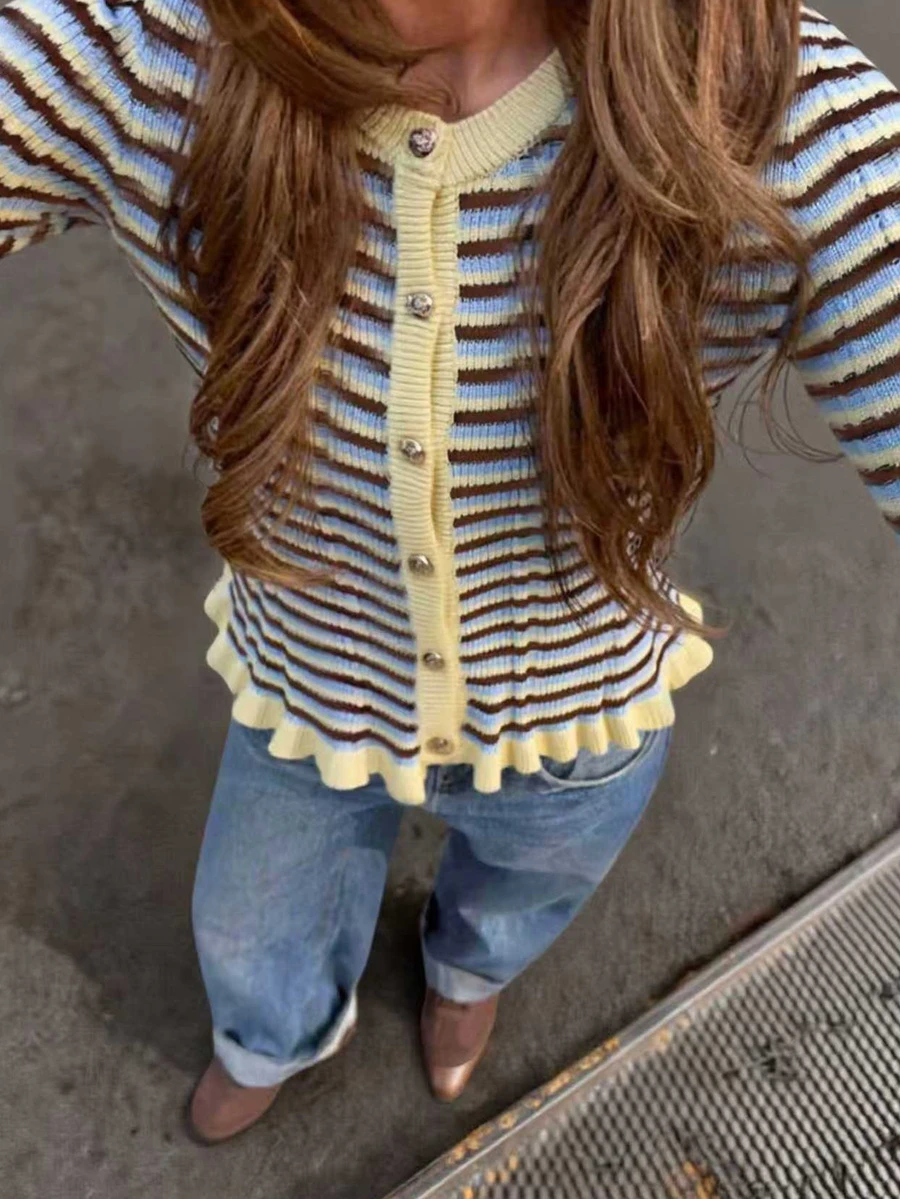 Áo khoác cardigan dệt kim tay dài cổ tròn cài nút SEREN mùa xuân mới, kẻ sọc tương phản, thanh lịch, dáng ôm, màu đen, viền bèo nhún, thích hợp cho các buổi đi chơi, phong cách đường phố cổ điển. Trang phục mùa xuân, mặc được cả bốn mùa, áo khoác cardigan nữ, trang phục thường ngày, phong cách BohoEase. - Vàng nhạt - Xem 1