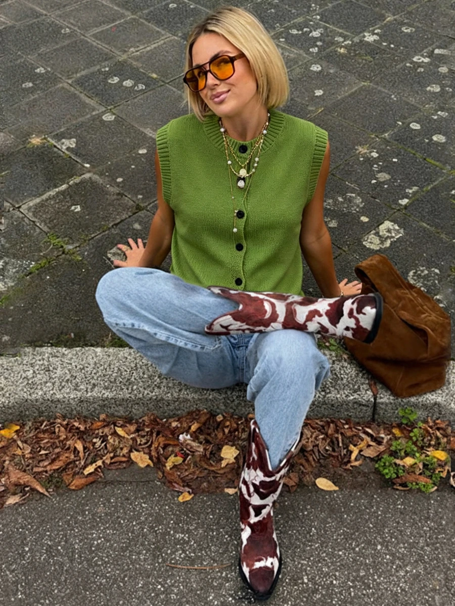 Women's Minimalist Round Neck Solid Color Button Front Knit Cardigan Vest, New Year - Green - View 1