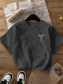 Camiseta de verano para mujer talla grande, camiseta con estampado de eslogan y lazo, vestido para tienda de resort de la isla de Ibiza, trabajo, graduación, playa - Gris Oscuro - Ver 2