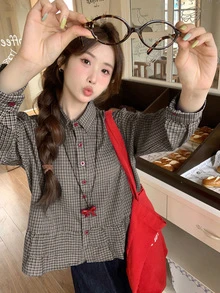 女士秋冬蓝色格子下摆荷叶边拼布衬衫，休闲装，通勤装，长袖衬衫，短款上衣