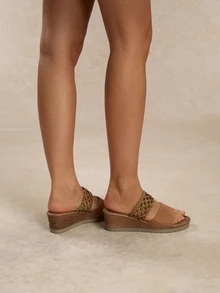 Tropiscape Plus Size Women's New Fashion Lightweight Comfortable Platform Wedge Sandals, Outdoor Beach Holiday Flip Flops Cottagecore,SummerOutfit - Brown - View 4
