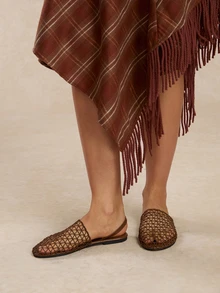 Tropiscape Sandal đế bằng lưới quai sau kiểu Âu và Mỹ mới, dép lê đi biển thoải mái khoét lỗ cho nữ, phong cách Cottagecore, trang phục mùa hè. - màu nâu - Xem 2