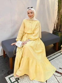 长袖圆领阿拉伯连衣裙，饰有系带细节和袖口设计，优雅时尚的黄色连衣裙 - 黃色 - 查看 2