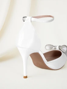 Clariva Tacones altos con punta de moda para mujer en otoño/invierno con diseño de lazo con strass, con corte hueco y correa de tobillo, elegantes para San Valentín y fiestas - Blanco - Ver 2