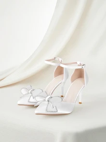 Clariva Tacones altos con punta de moda para mujer en otoño/invierno con diseño de lazo con strass, con corte hueco y correa de tobillo, elegantes para San Valentín y fiestas - Blanco - Ver 1