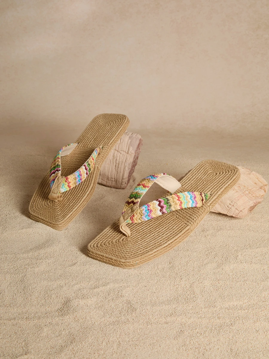 Tropiscape 女用彩虹色簡約人字拖,編織帶和平底 - 彩色 - 查看 1