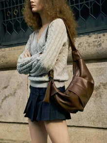 Hatastic 大容量复古软皮褶皱新月包，风格悠闲，休闲百搭，通勤单肩斜挎皆宜。 - 棕色 - 查看 6